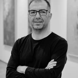 Dr. Gökhan Bakir