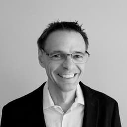Dr. Peter Dienes